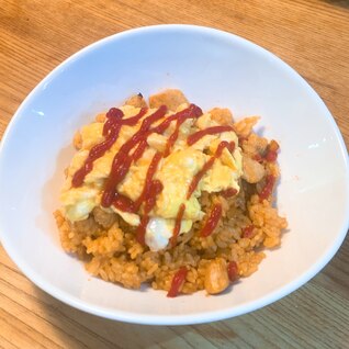 隠し味はお醤油❗️香ばしチキンライス